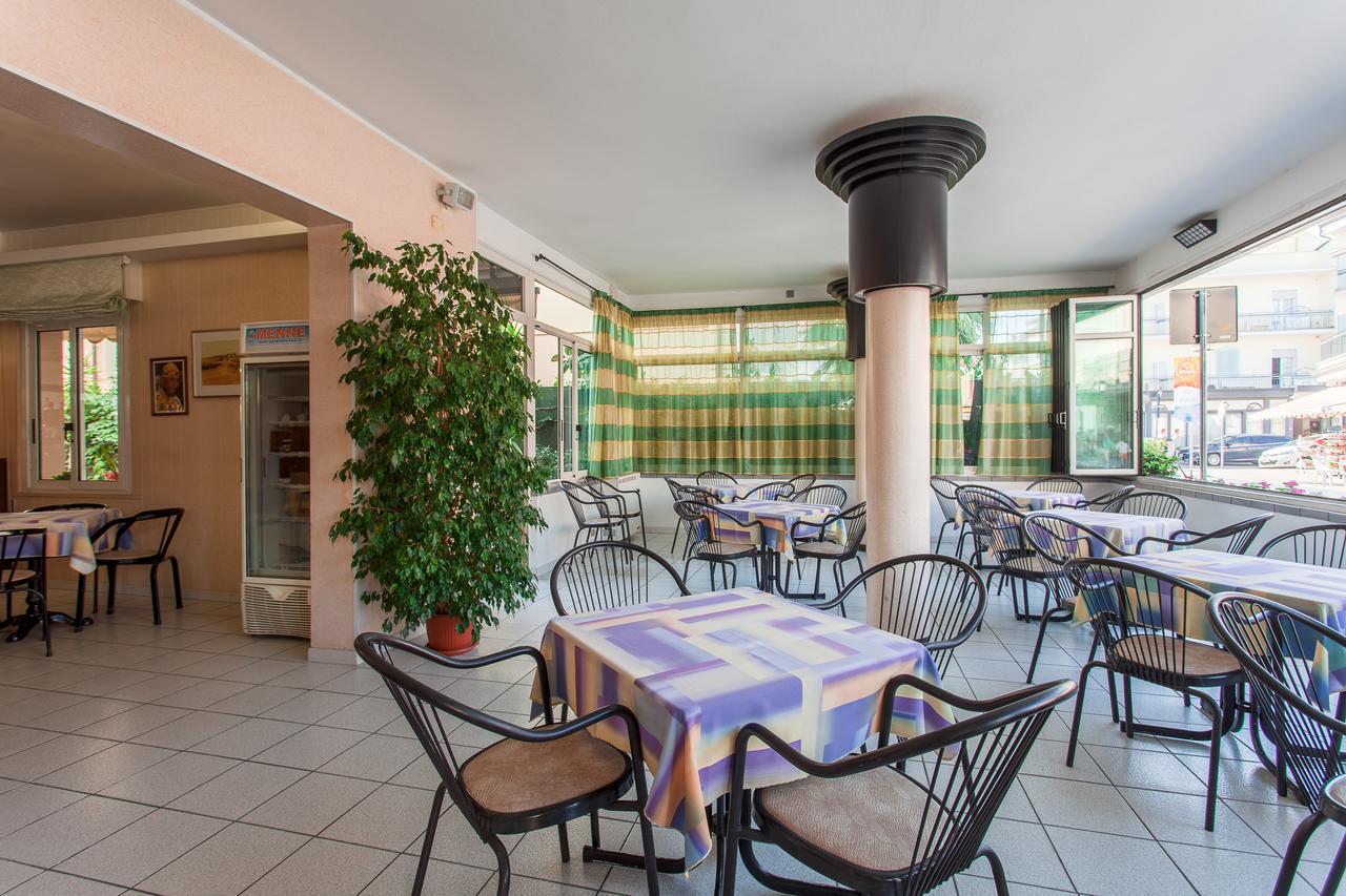 Hotel Benvenuti Gatteo a Mare Esterno foto