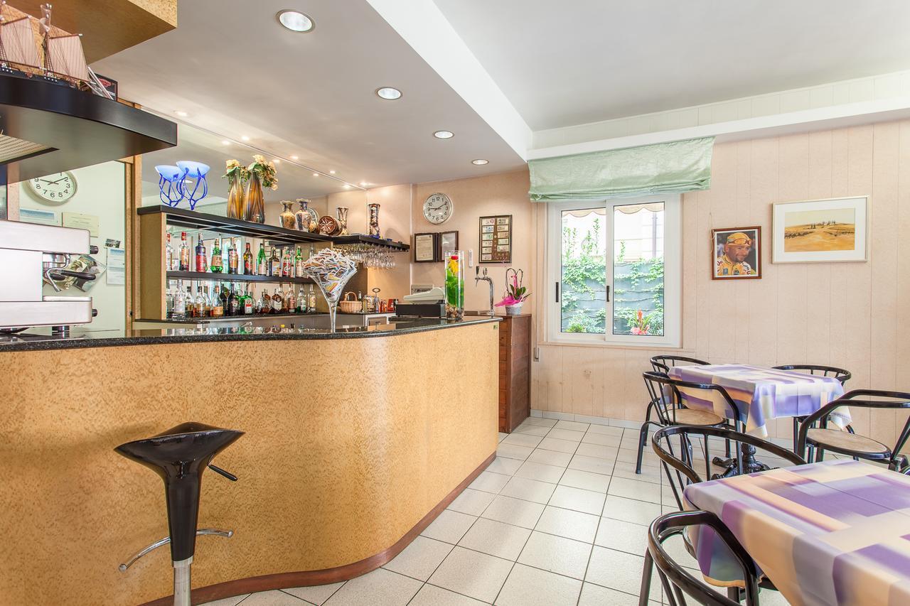 Hotel Benvenuti Gatteo a Mare Esterno foto