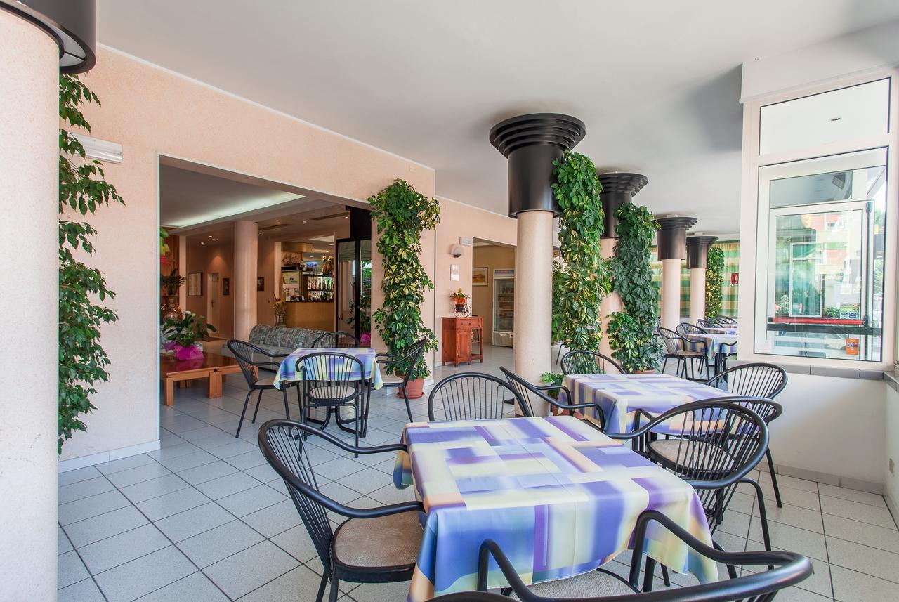 Hotel Benvenuti Gatteo a Mare Esterno foto