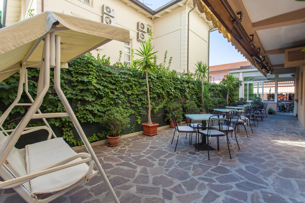 Hotel Benvenuti Gatteo a Mare Esterno foto