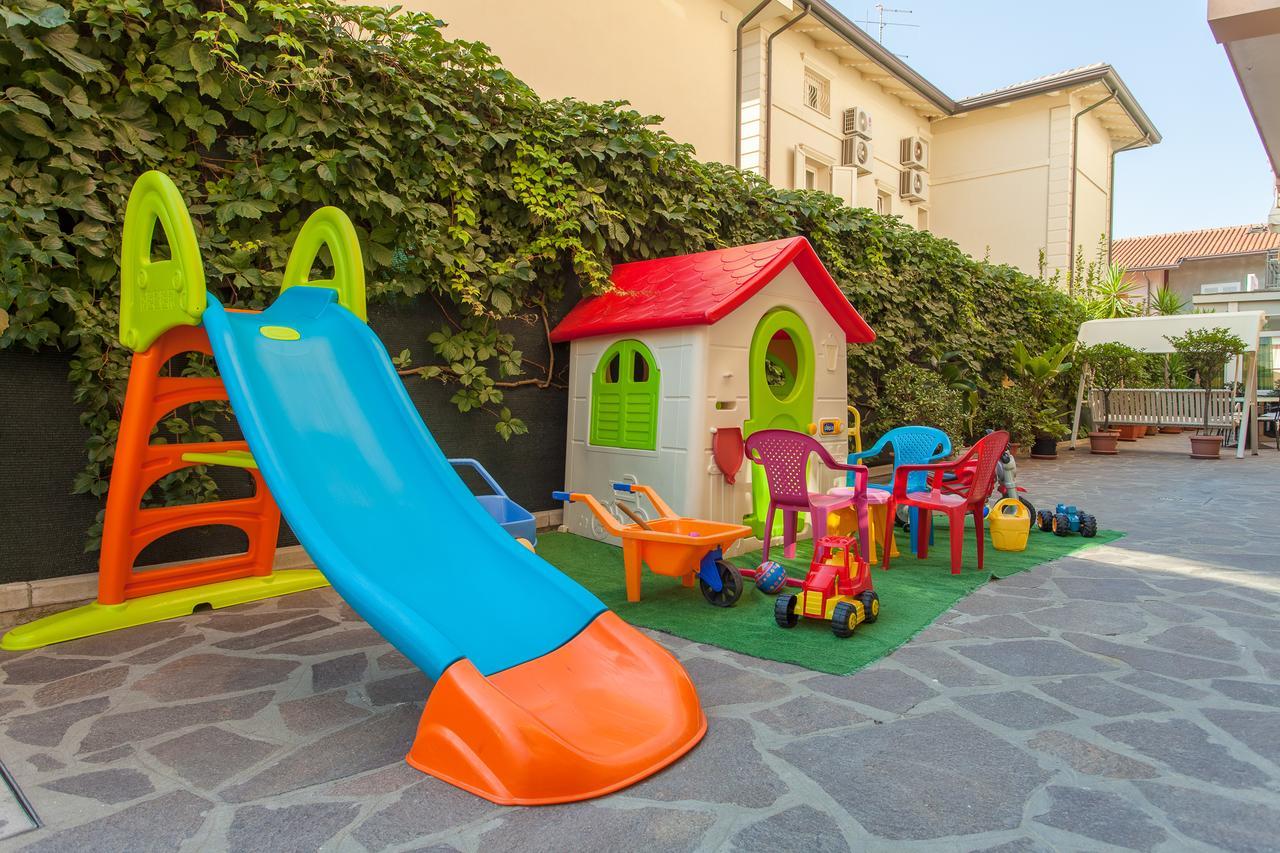 Hotel Benvenuti Gatteo a Mare Esterno foto