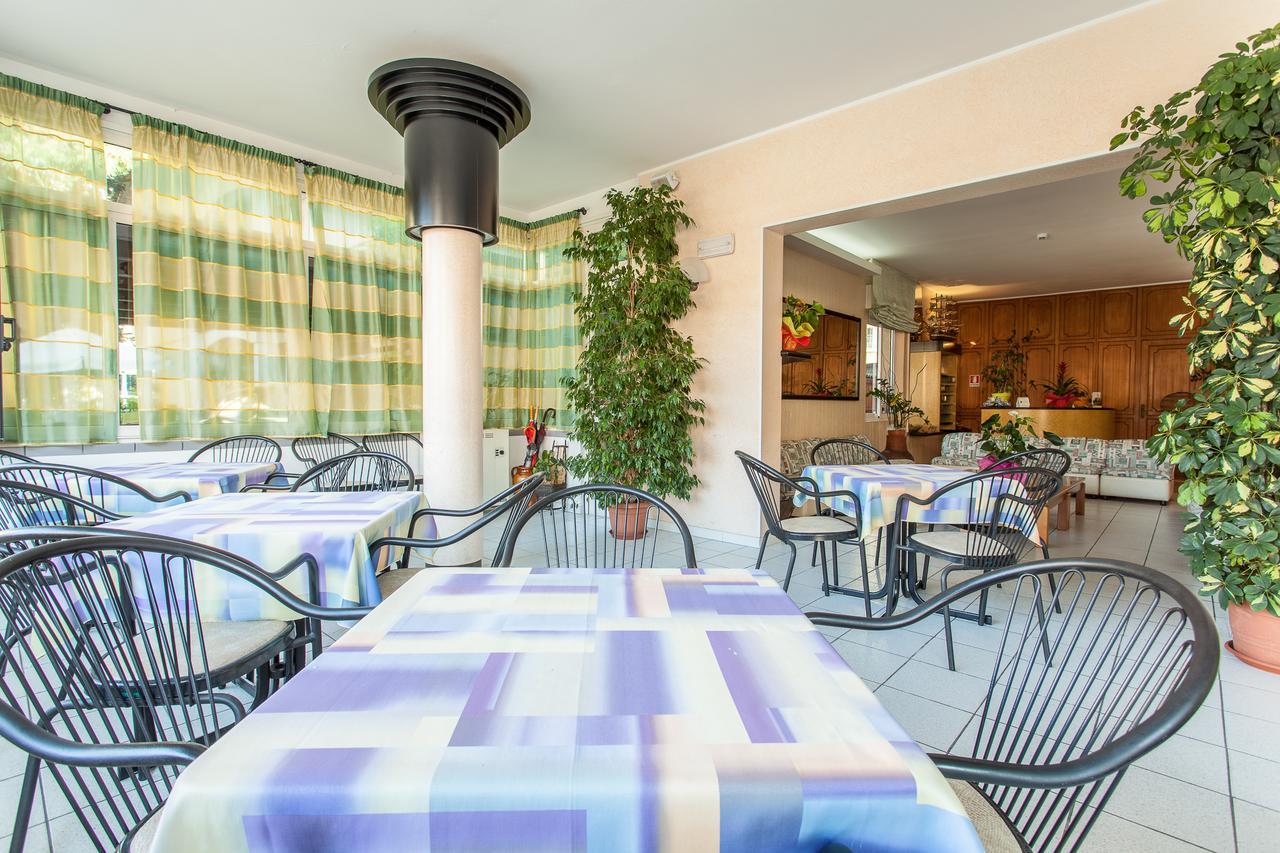 Hotel Benvenuti Gatteo a Mare Esterno foto