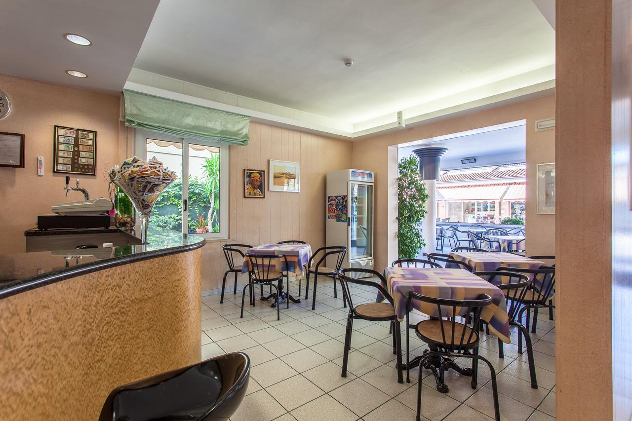 Hotel Benvenuti Gatteo a Mare Esterno foto